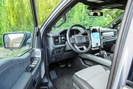 Ford Lightning Lariat Electric 29