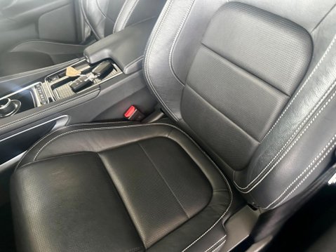 Jaguar F-Pace 2.0 D180 R-Sport Auto AWD Euro 6 (s/s) 5dr 25