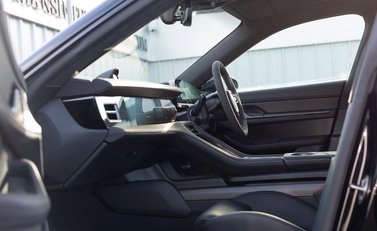 Porsche Taycan Turbo S 16