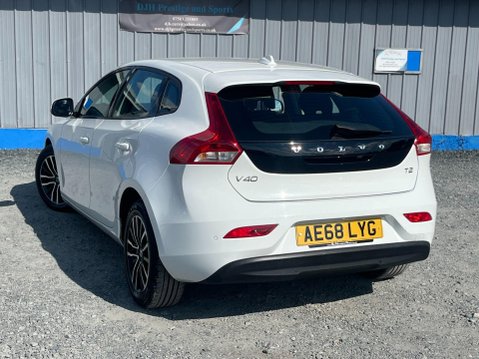Volvo V40 2.0 T2 GPF Momentum Nav Plus Euro 6 (s/s) 5dr 55