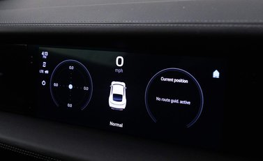 Porsche Taycan TURBO S 93KWH 17