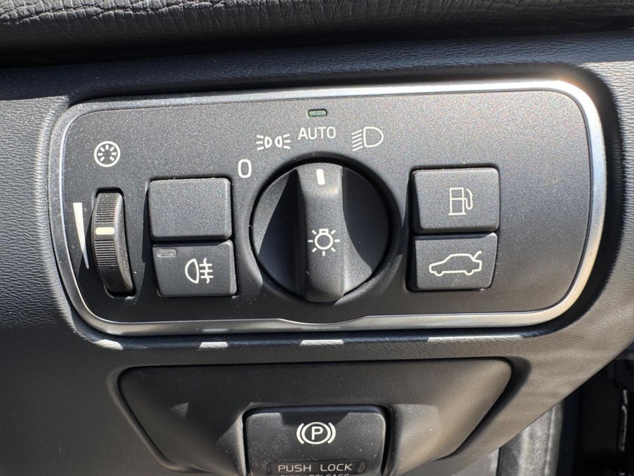 2014 Volvo XC60 — image 27