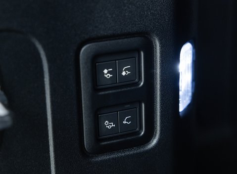 Land Rover Defender 110 V8 34