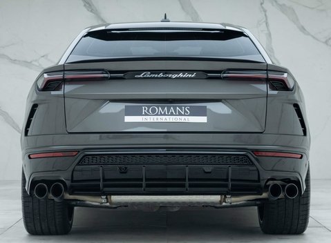 Lamborghini Urus 5