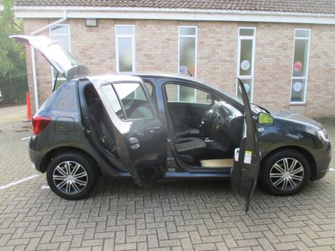 Dacia Sandero 1.0 SCe Essential Euro 6 5dr 9