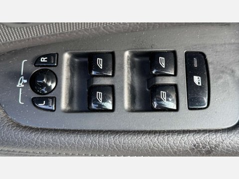 Volvo V90 2.0 V90 Momentum+ T4 Auto 5dr 33
