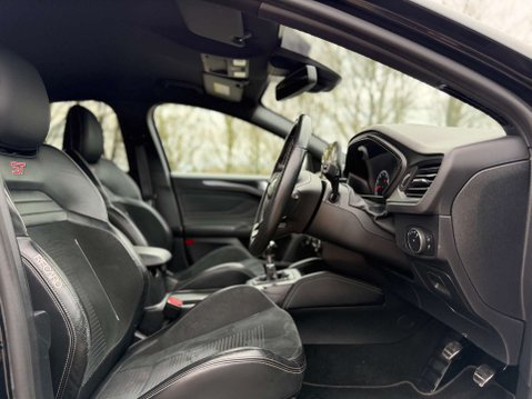 Ford Focus 2.3 Focus ST 5dr 25