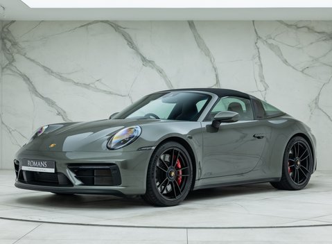 Porsche 911 Targa 4 GTS (992) 2