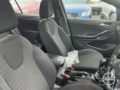 Vauxhall Astra 1.4i Turbo SRi Nav Euro 6 5dr 10