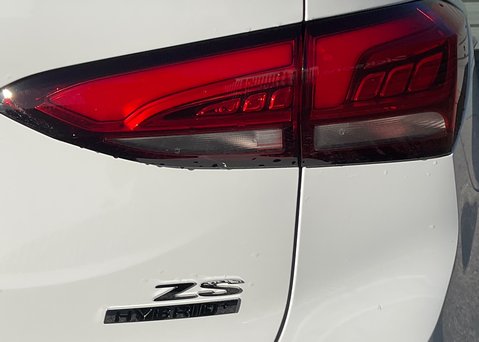 MG ZS 1.5 HYBRID+ TROPHY 13