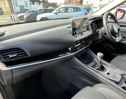 Nissan Qashqai 1.3 Qashqai N-Connecta DiG-T MHEV 5dr 17