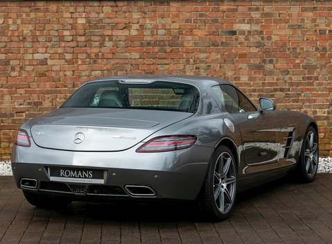 Mercedes-Benz SLS AMG 9