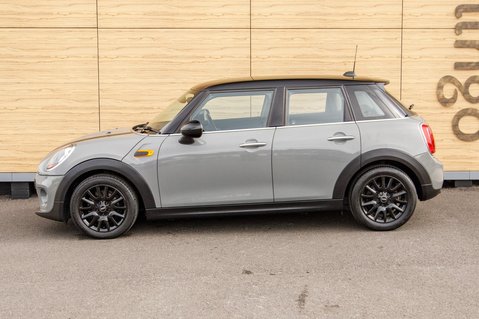 Mini Hatch COOPER 9