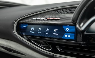 Ferrari SF90 Spider 23