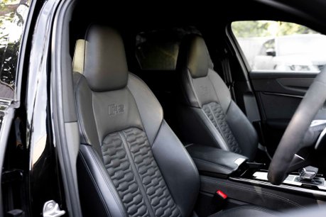 Audi RS6 Avant QUATTRO CARBON BLACK. VAT Q. WARRANTY. HEATED & COOLED SEATS. B & O. 6