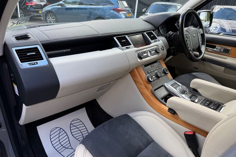 Land Rover Range Rover Sport SDV6 HSE - 10 SERVICES RECORDED - NEW MOT - RARE INTERIOR 25