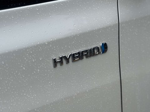Toyota Alphard 2.4 HYBRID 33