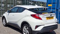 Toyota C-HR 1.8 VVT-h Icon SUV 5dr Petrol Hybrid CVT Euro 6 (s/s) (122 ps) 28
