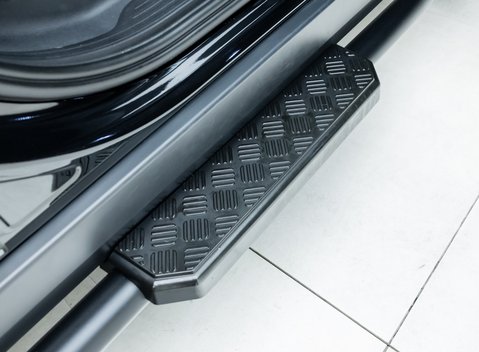 Land Rover Defender 90 D250 X-Dynamic SE URBAN 23