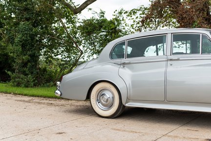 Rolls-Royce Silver Cloud II LWB 15