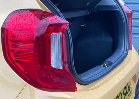 Kia Picanto 1.0 X-Line S 18