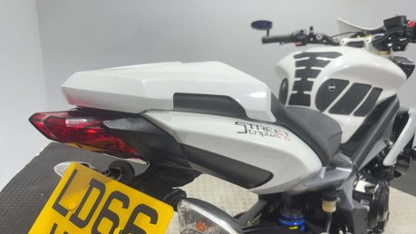 Triumph Street Triple 2016 66 plate 13k new MOT serviced quickshifter and exhaust 46