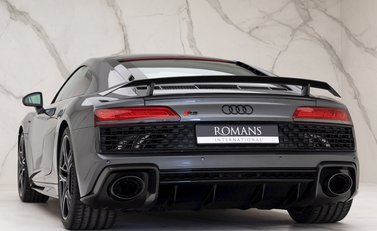 Audi R8 V10 Performance Carbon Black 5