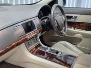 Jaguar XF 3.0d V6 Premium Luxury Saloon 4dr Diesel Auto Euro 5 (240 ps) 23