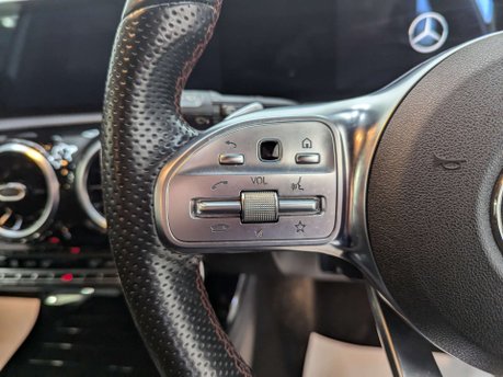 Mercedes-Benz A Class 1.3 A 200 AMG Line Exeutive Auto 5dr 74