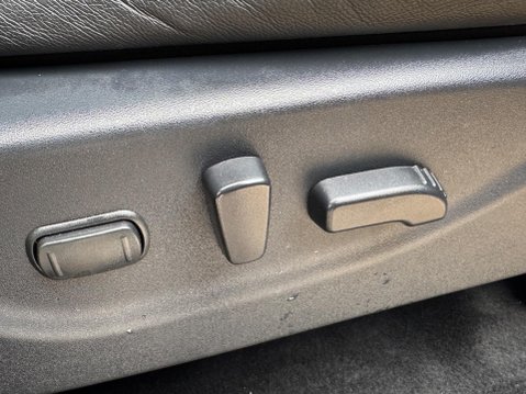 Nissan Navara 2.3 dCi Tekna Auto 4WD Euro 6 4dr 32