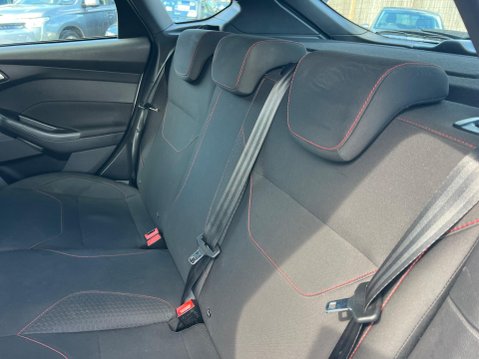 Ford Focus 1.5T EcoBoost ST-Line Auto Euro 6 (s/s) 5dr 32