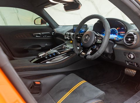 Mercedes-Benz Amg GT BLACK SERIES 10