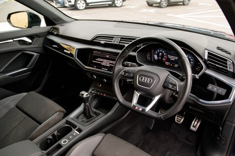 Audi Q3 TFSI S LINE BLACK EDITION