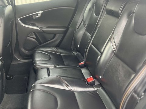 Volvo V40 2.0 V40 Cross Country Professional D3 5dr 23