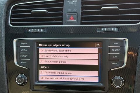 Volkswagen Golf GTD - PANORAMIC ROOF - ACC - SPORT AND SOUND PACK - CARPLAY 49