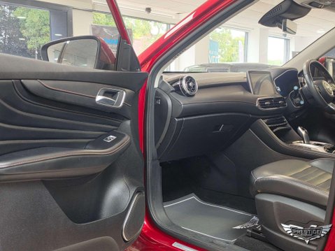 MG HS 1.5 T-GDI 16.6kWh Exclusive Auto Euro 6 (s/s) 5dr 50