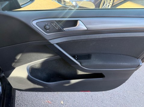 Volkswagen Golf 1.6 TDI BlueMotion Tech S Euro 5 (s/s) 5dr 12