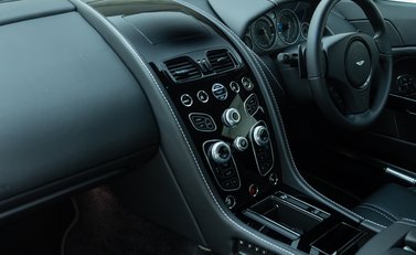 Aston Martin V12 Vantage S Coupe 16