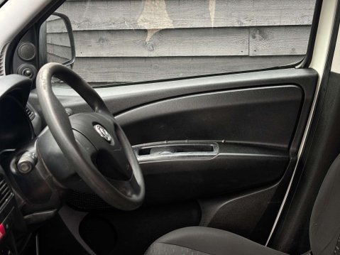 Vauxhall Combo 1.2 Combo 2000 CDTi 21