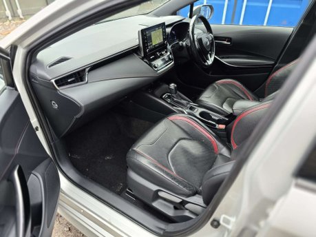 Toyota Corolla 2.0 VVT-h Excel Hatchback 5dr Petrol Hybrid CVT Euro 6 (s/s) (184 ps) 31