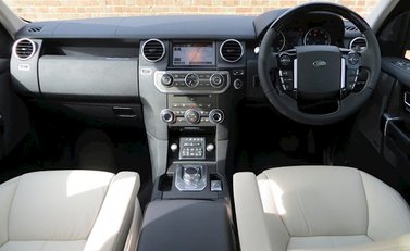 Land Rover Discovery SDV6 HSE 6