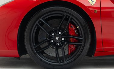 Ferrari 488 SPIDER 37