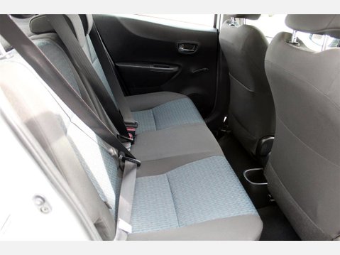 Toyota Yaris VVT-I TR 7