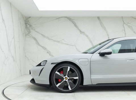 Porsche Taycan 4S 26