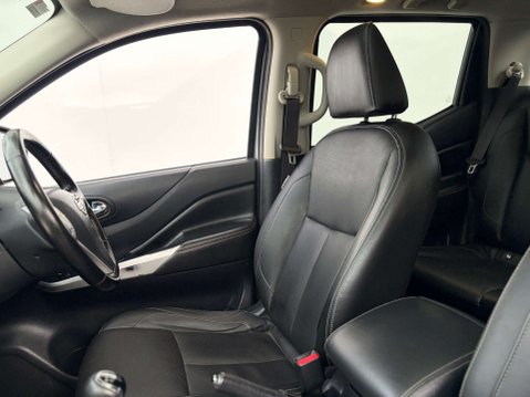 Nissan Navara 2.3 Navara Tekna dCi 4WD 5dr 74