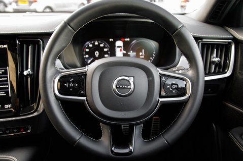 Volvo S90 RECHARGE T8 R-DESIGN AWD 21