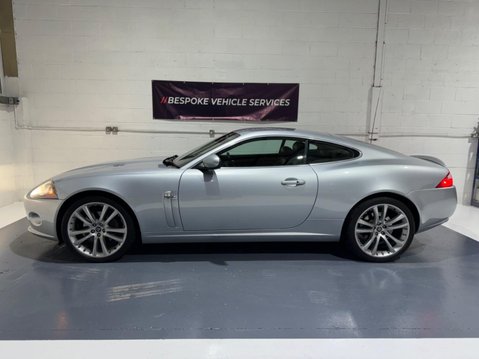 Jaguar XK COUPE 4