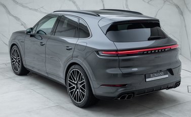 Porsche Cayenne TURBO E-HYBRID 12