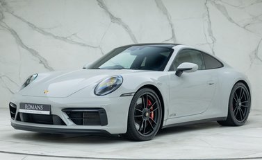 Porsche 911 Carrera 4 GTS (992) 1