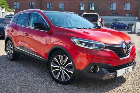 Renault Kadjar SIGNATURE NAV TCE AUTOMATIC..GLASS ROOF.9 SERVICES